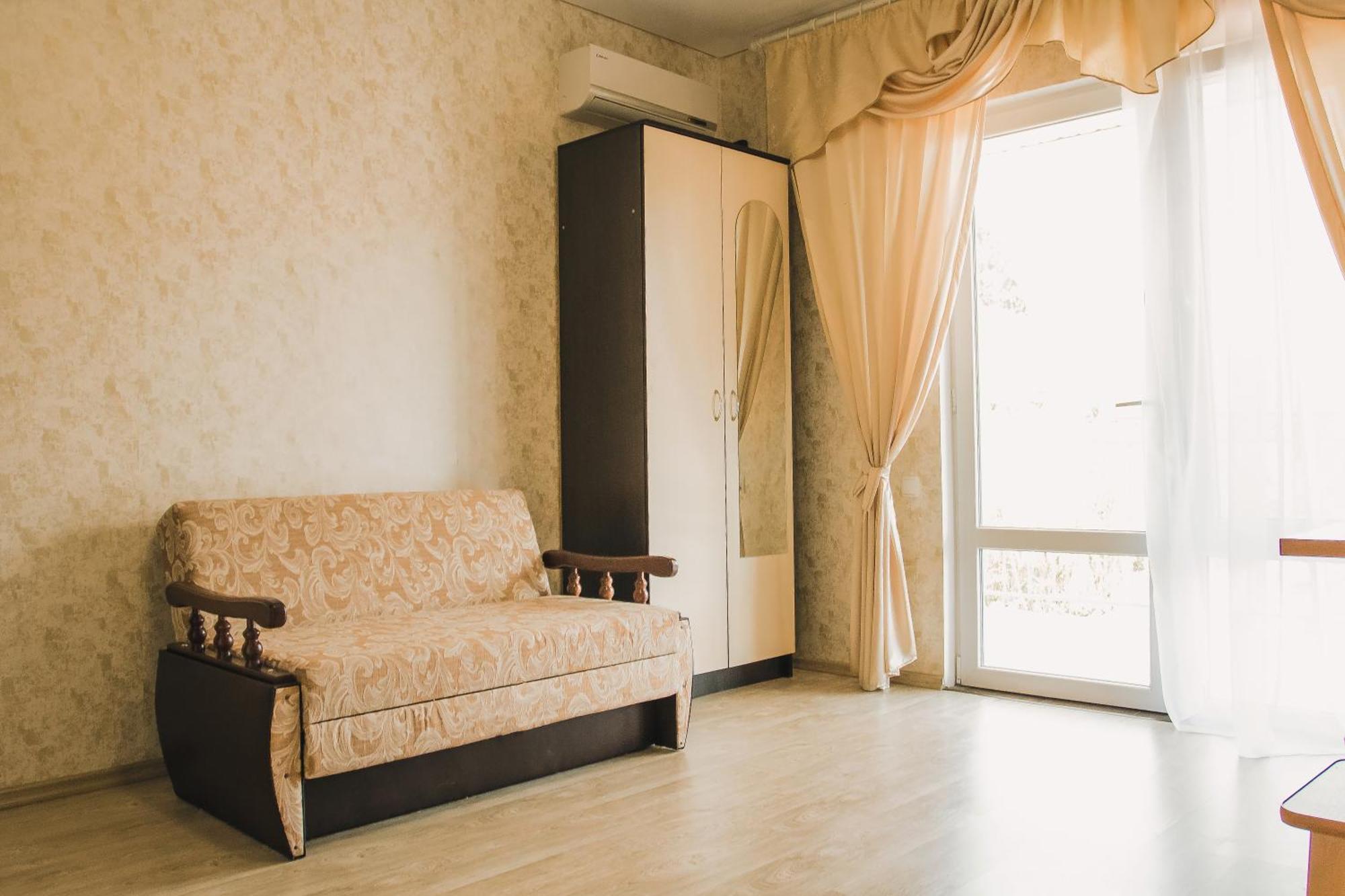 Balcony Hotel Zaliznîi Port Cameră foto