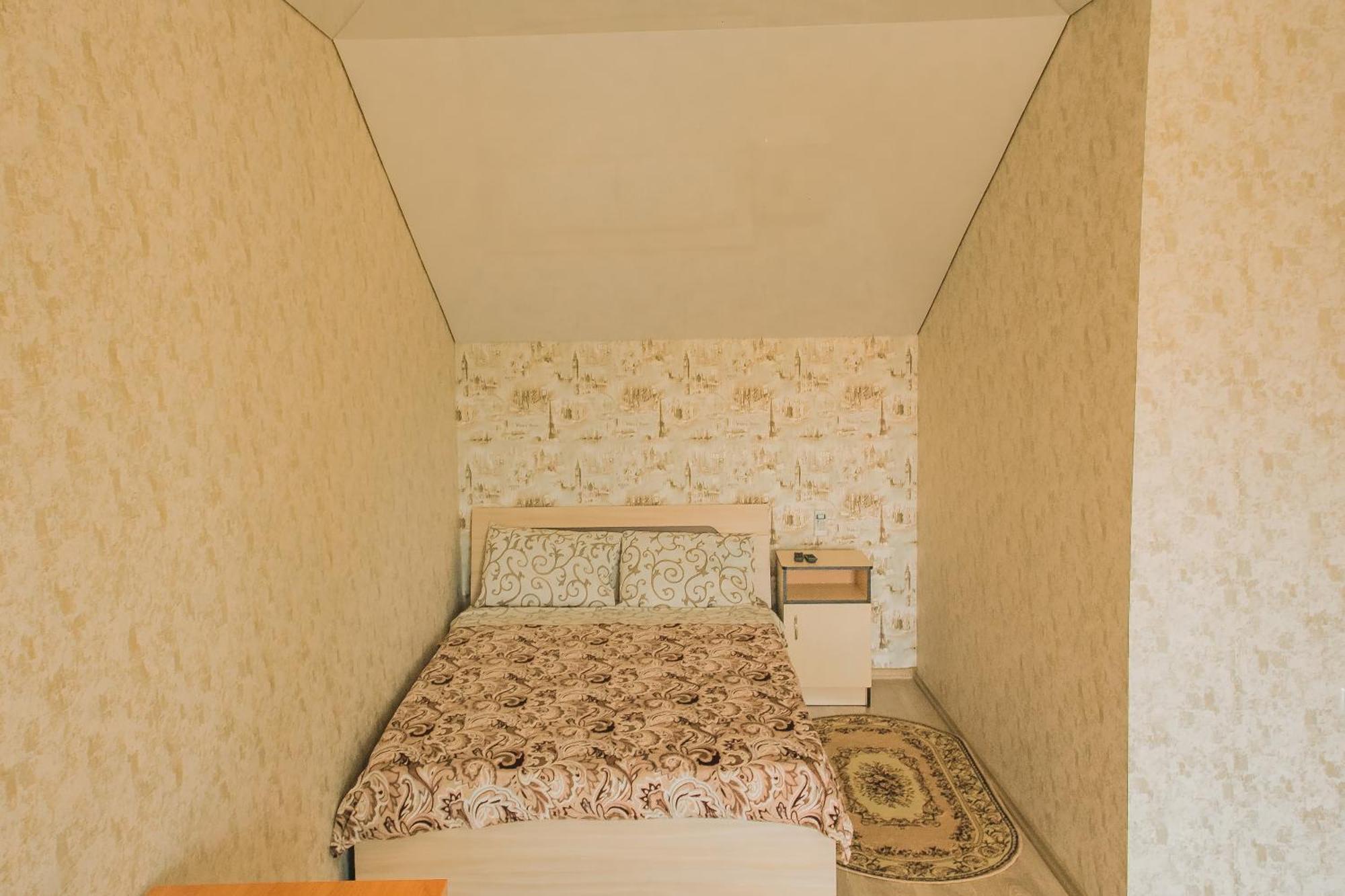Balcony Hotel Zaliznîi Port Cameră foto